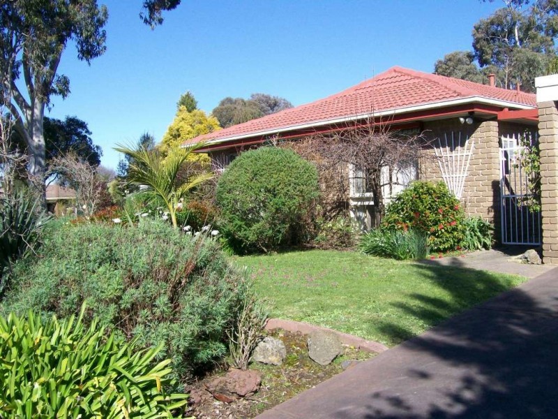 32 Old Orchard Drive, Wantirna South VIC 3152