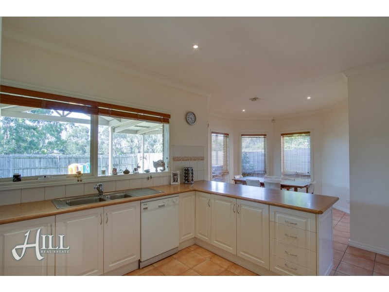 18 Earls Court, Wantirna South VIC 3152