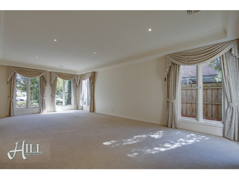 18 Earls Court, Wantirna South VIC 3152