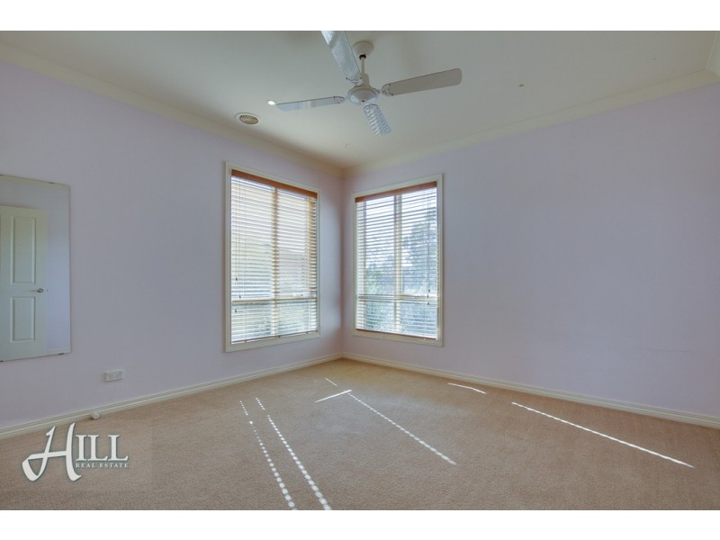 18 Earls Court, Wantirna South VIC 3152