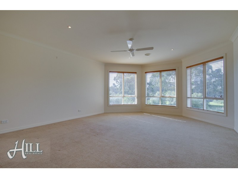 18 Earls Court, Wantirna South VIC 3152