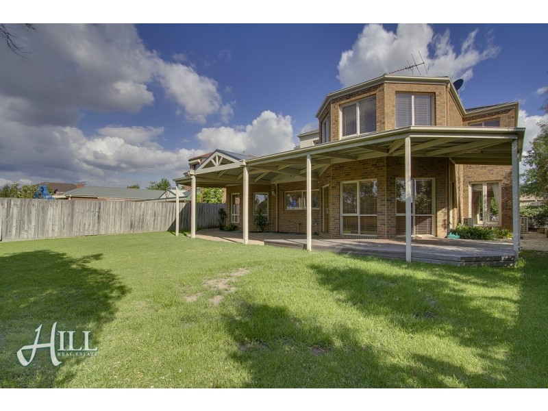 18 Earls Court, Wantirna South VIC 3152