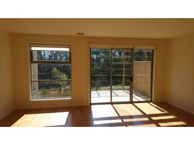 19 Emica Parade, Knoxfield VIC 3180