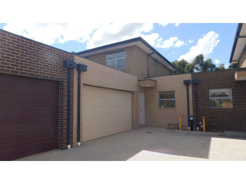 19 Emica Parade, Knoxfield VIC 3180