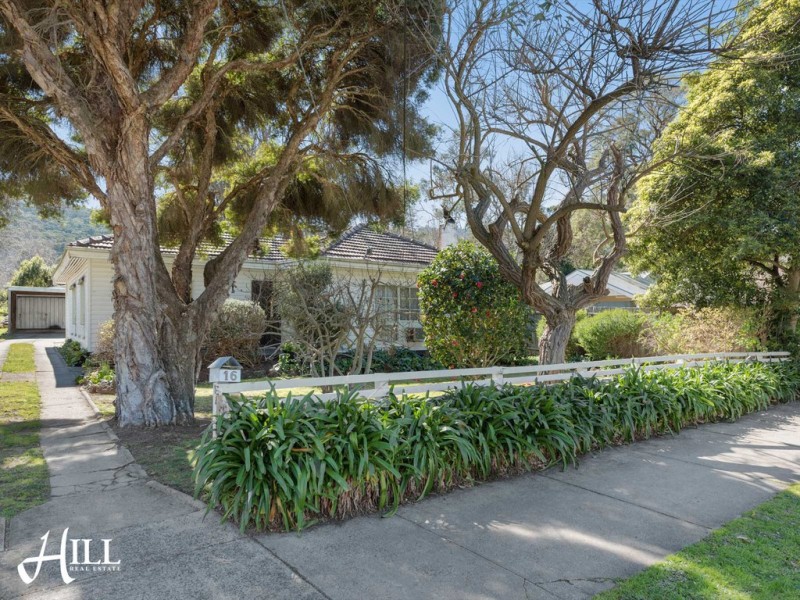 16 Rollings Road, Upper Ferntree Gully VIC 3156