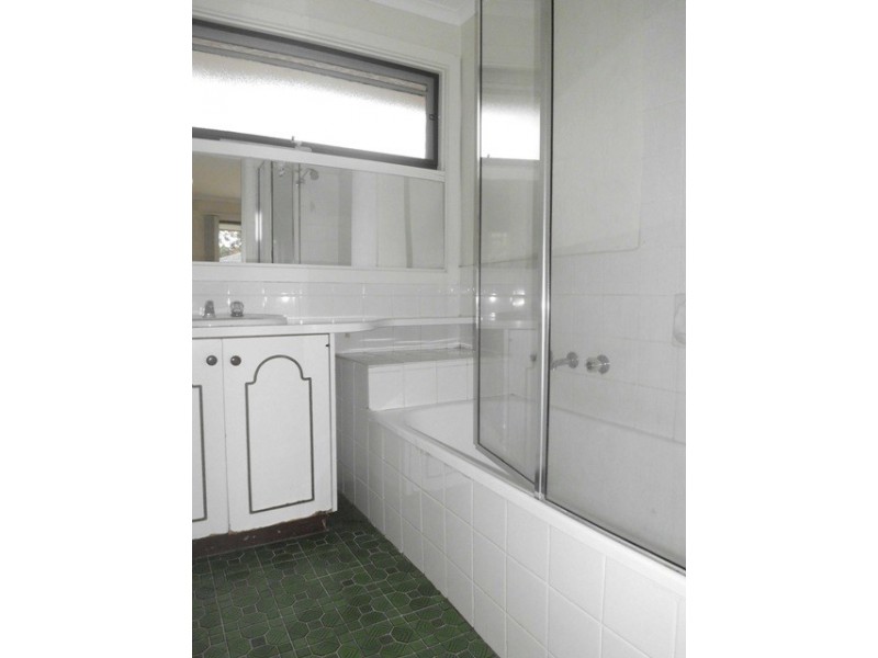 18 Tasman Close, Wantirna South VIC 3152