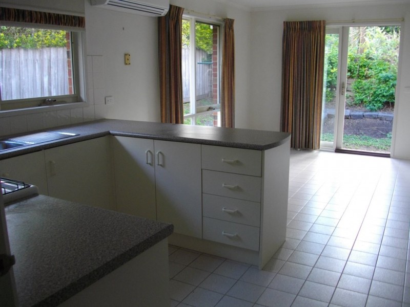 3/11 The Avenue, Ferntree Gully VIC 3156