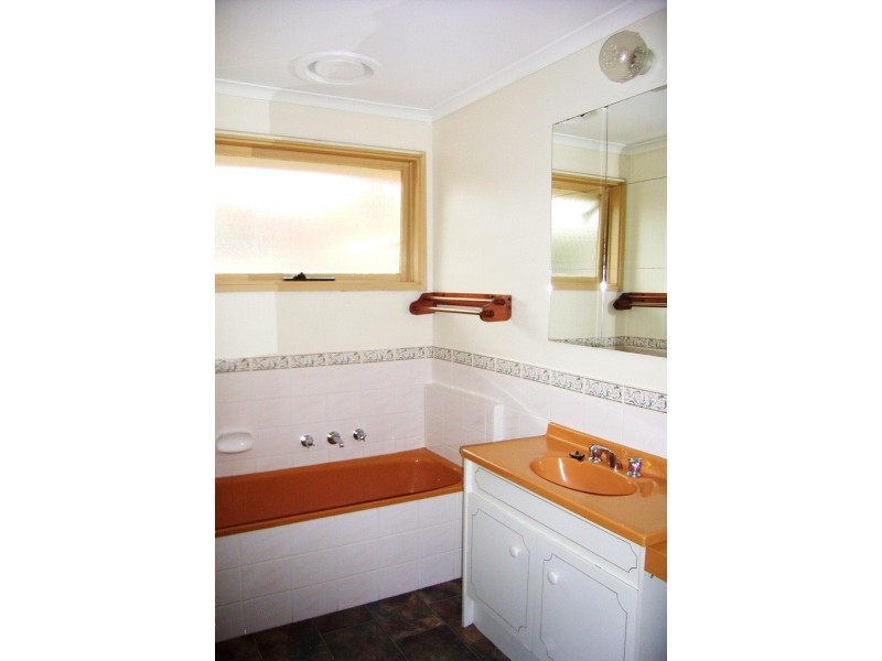 1/10 Wallace Road, Wantirna South VIC 3152