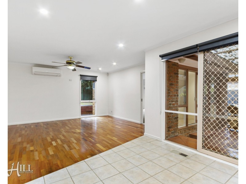 16 Como Close, Croydon VIC 3136