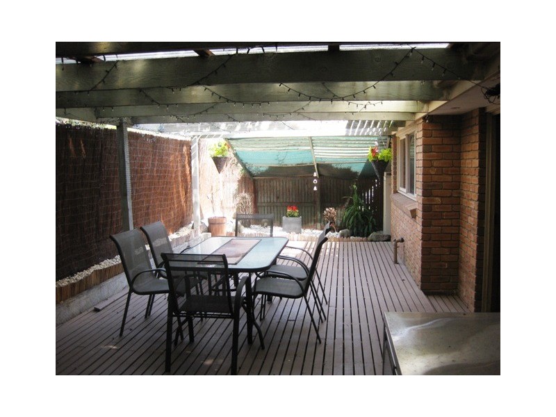 98 Wallace Road, Wantirna South VIC 3152