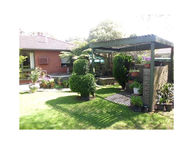 13 Stamford Crescent, Rowville VIC 3178