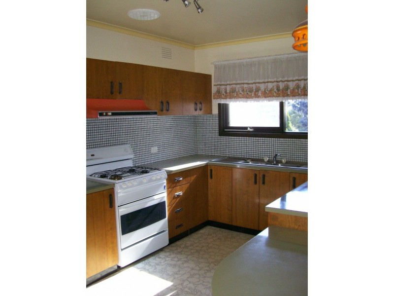 13 Stamford Crescent, Rowville VIC 3178