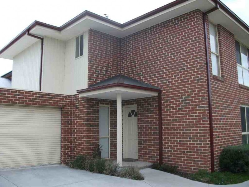 2/12 Stradbroke Road, Boronia VIC 3155