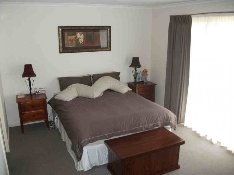 2/12 Stradbroke Road, Boronia VIC 3155