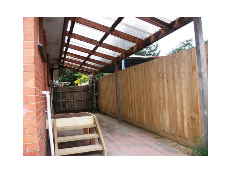 2/6 Wallace Avenue, Bayswater VIC 3153