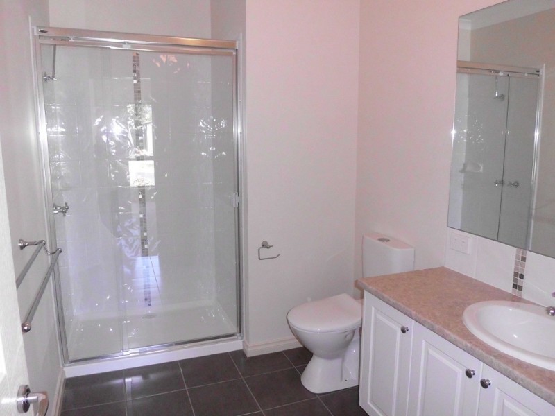 2 Loch Street, Ferntree Gully VIC 3156