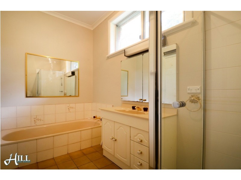 60 Kia Ora Parade, Ferntree Gully VIC 3156