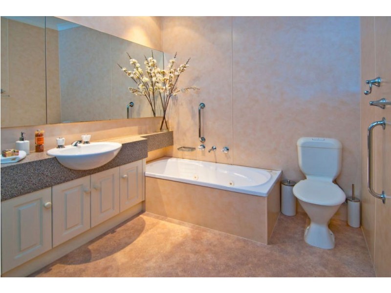 3/10 Charlton Road, Eaglemont VIC 3084