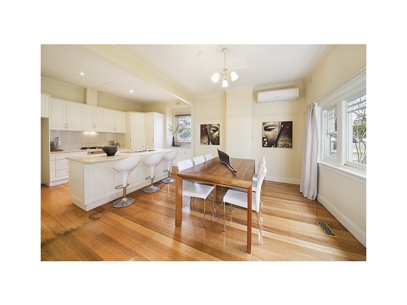 2 Chaleyer Street, Glen Iris VIC 3146