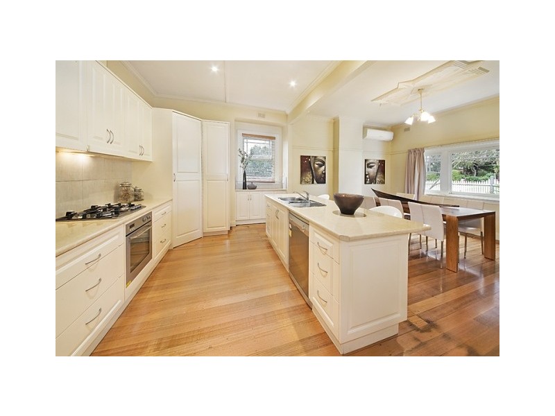 2 Chaleyer Street, Glen Iris VIC 3146