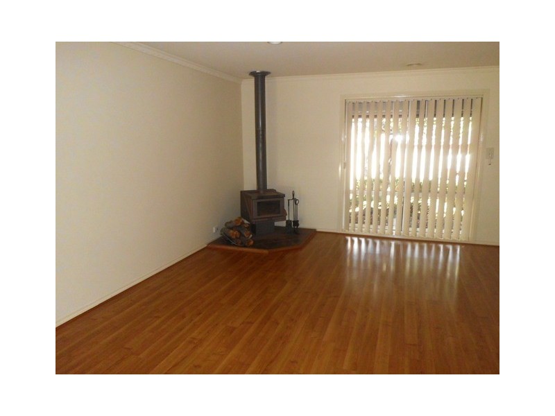 21 Claremont Glen, Berwick VIC 3806