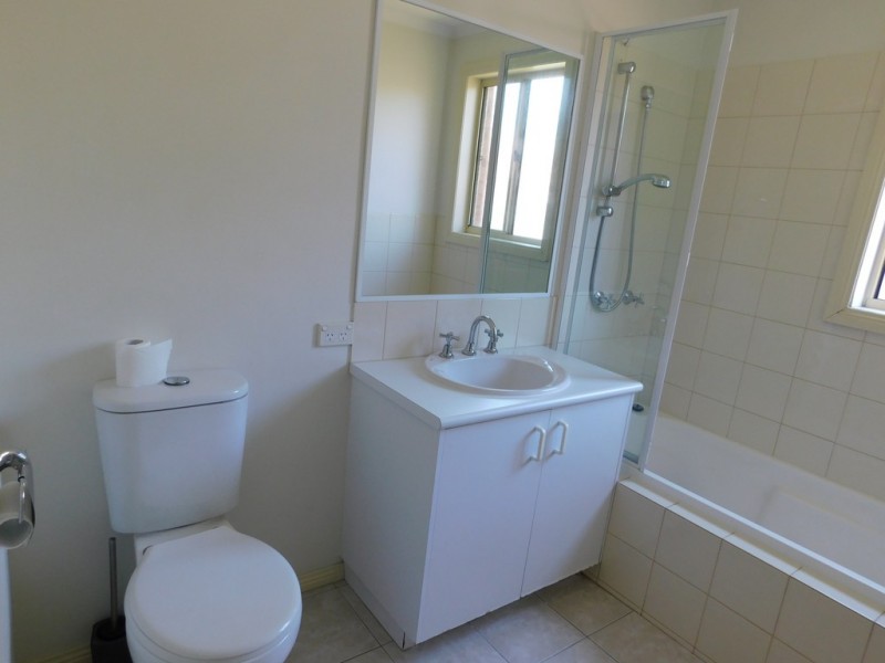 2/16 Bellbird Drive, Bayswater North VIC 3153