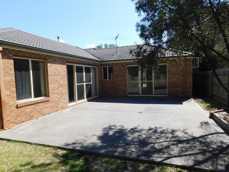 2/16 Bellbird Drive, Bayswater North VIC 3153