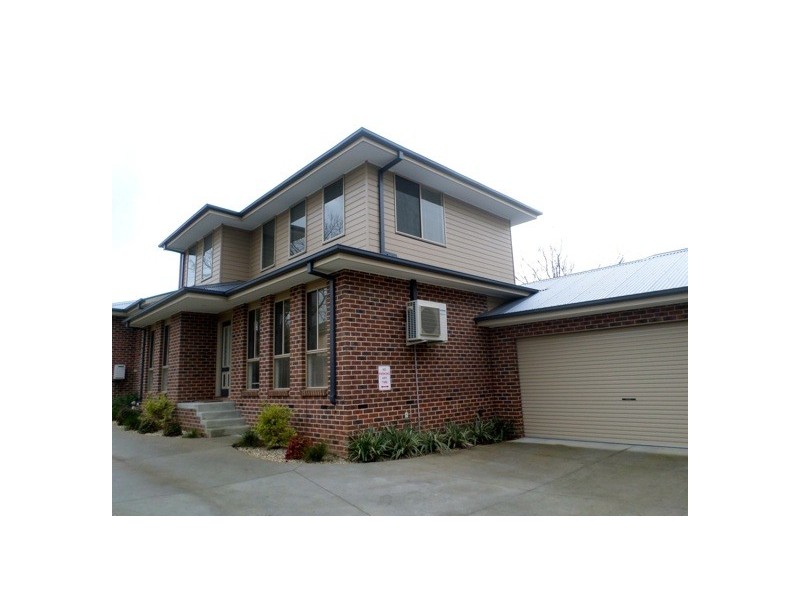 2/1 Stradbroke Road, Boronia VIC 3155