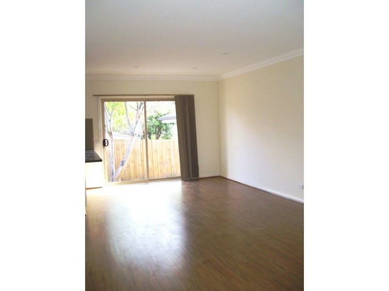 2/1 Stradbroke Road, Boronia VIC 3155