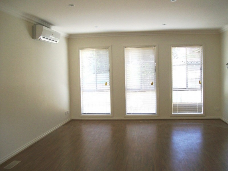 2/1 Stradbroke Road, Boronia VIC 3155