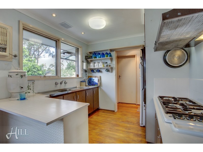 2 Nairana Court, Ferntree Gully VIC 3156