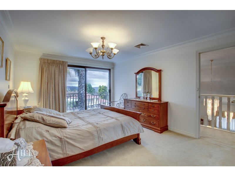 124 Grandview Road, Wheelers Hill VIC 3150