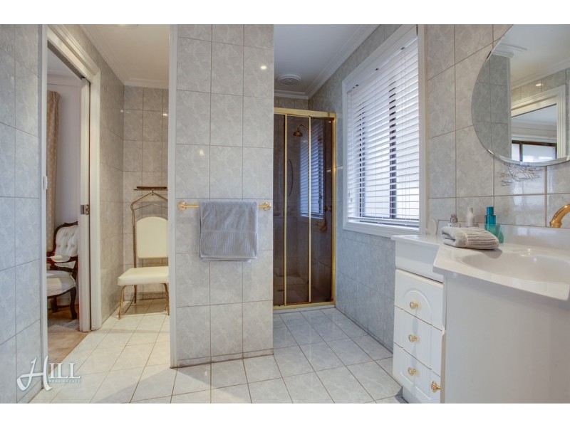 124 Grandview Road, Wheelers Hill VIC 3150