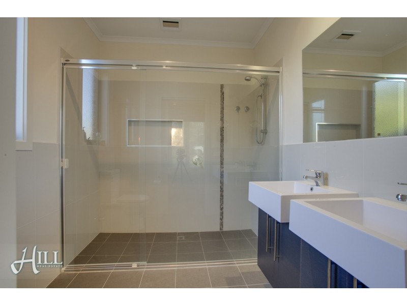 1/18 Stamford Crescent, Rowville VIC 3178