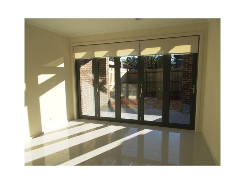 1/18 Stamford Crescent, Rowville VIC 3178