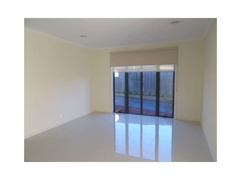 1/18 Stamford Crescent, Rowville VIC 3178