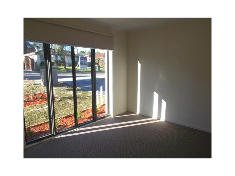 1/18 Stamford Crescent, Rowville VIC 3178