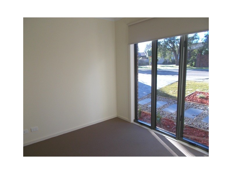 1/18 Stamford Crescent, Rowville VIC 3178