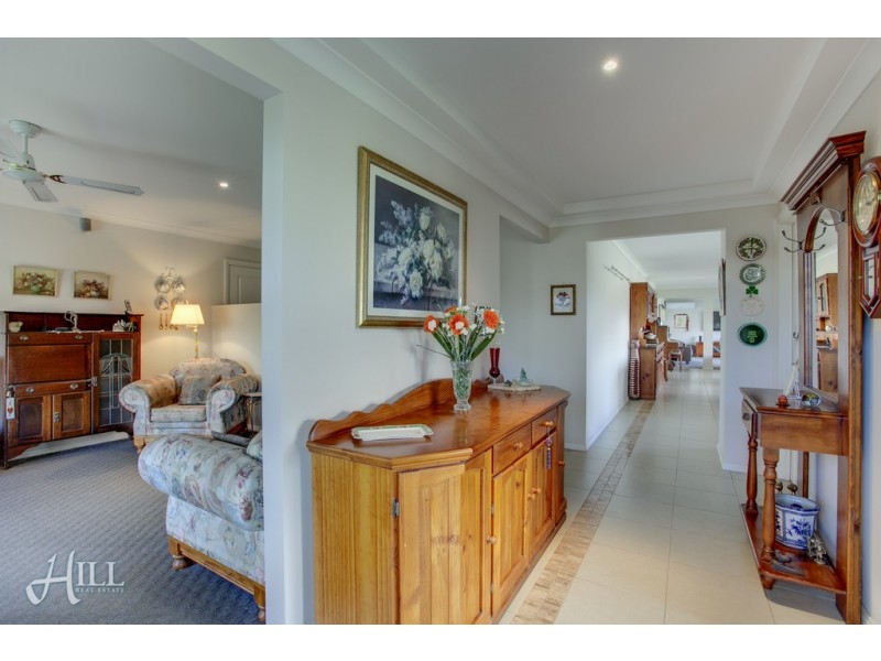 102 Shillinglaw Road, Drouin VIC 3818