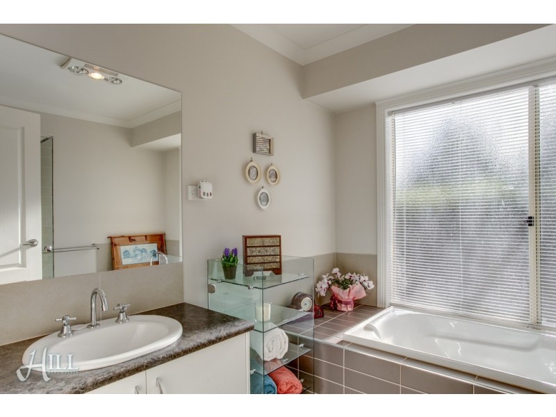 102 Shillinglaw Road, Drouin VIC 3818