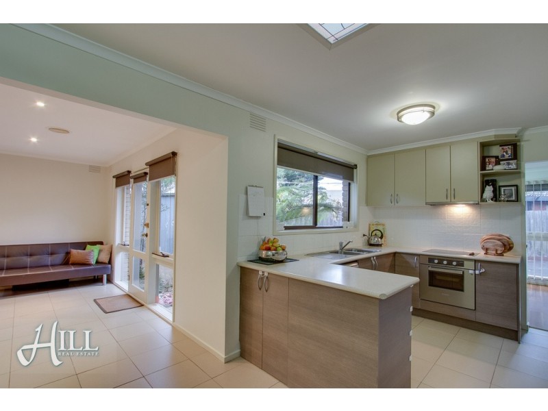 9 Pentlowe Road, Wantirna South VIC 3152