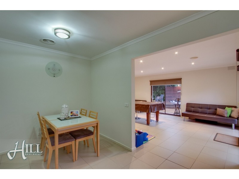 9 Pentlowe Road, Wantirna South VIC 3152