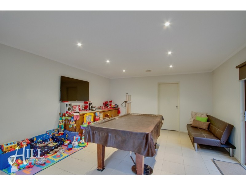 9 Pentlowe Road, Wantirna South VIC 3152