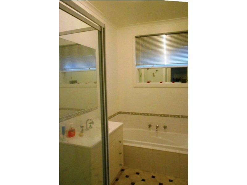 6 Graham Road, Knoxfield VIC 3180