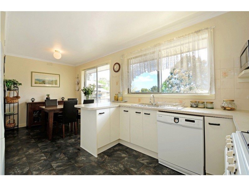 40 Roberts Street, Ferntree Gully VIC 3156