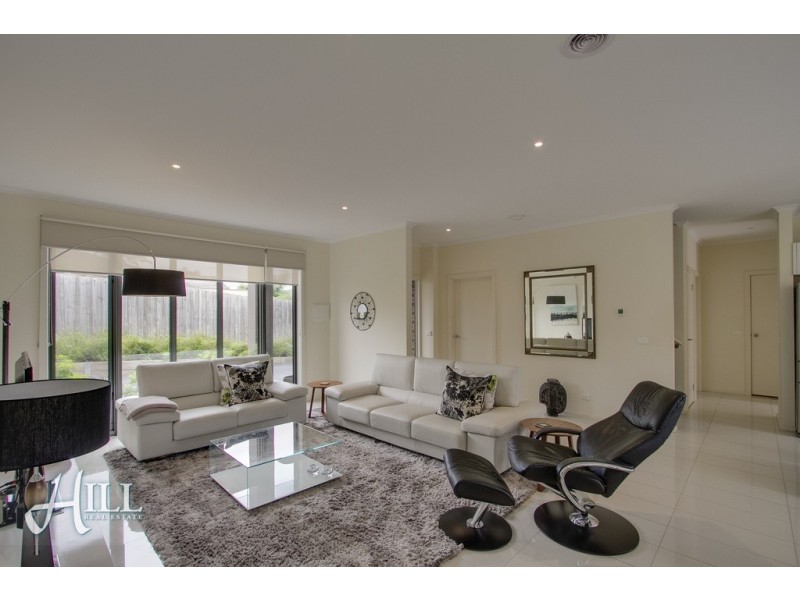 2/18 Stamford Crescent, Rowville VIC 3178