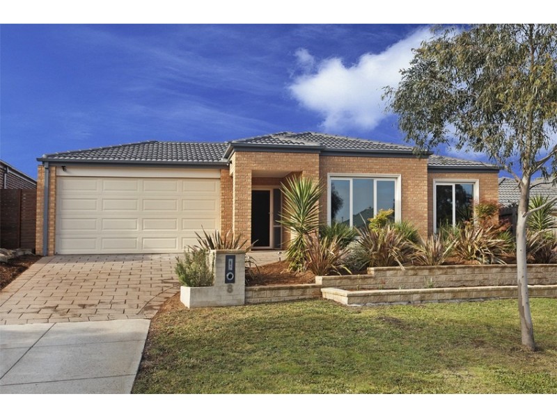 8 Riparian Way, Ferntree Gully VIC 3156