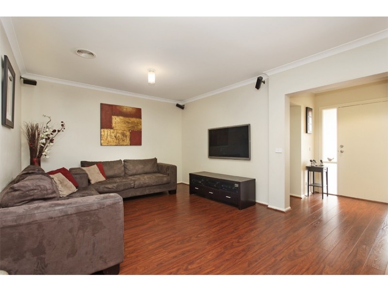 8 Riparian Way, Ferntree Gully VIC 3156