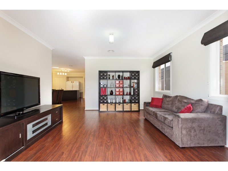 8 Riparian Way, Ferntree Gully VIC 3156