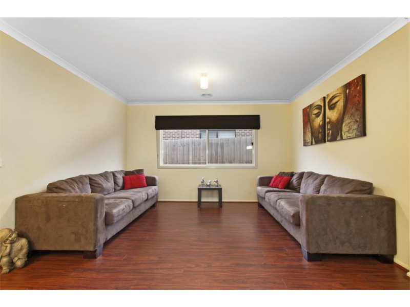 8 Riparian Way, Ferntree Gully VIC 3156